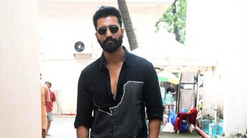 Hotness alert! Vicky Kaushal looks absolutely dreamy in black