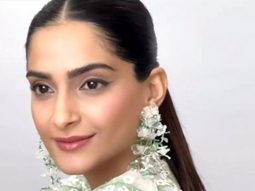 Freshness of flowers in her look Sonam Kapoor