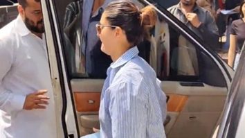 Kareena Kapoor Khan opts for a casual look as she gets clicked by peps