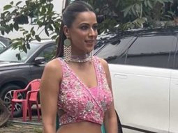 Loving the pink & blue combination! Nia Sharma