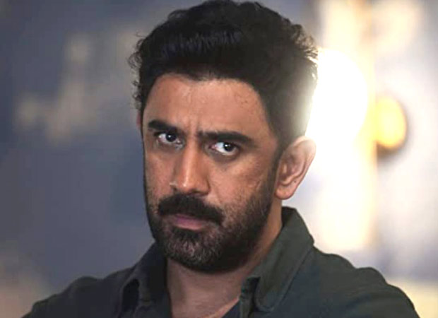 MTV Dark Scroll - Muqabla Anjaan Se: Amit Sadh explodes on Seekers as he questions, “Aap log isko mazaak samaj rahe ho?”