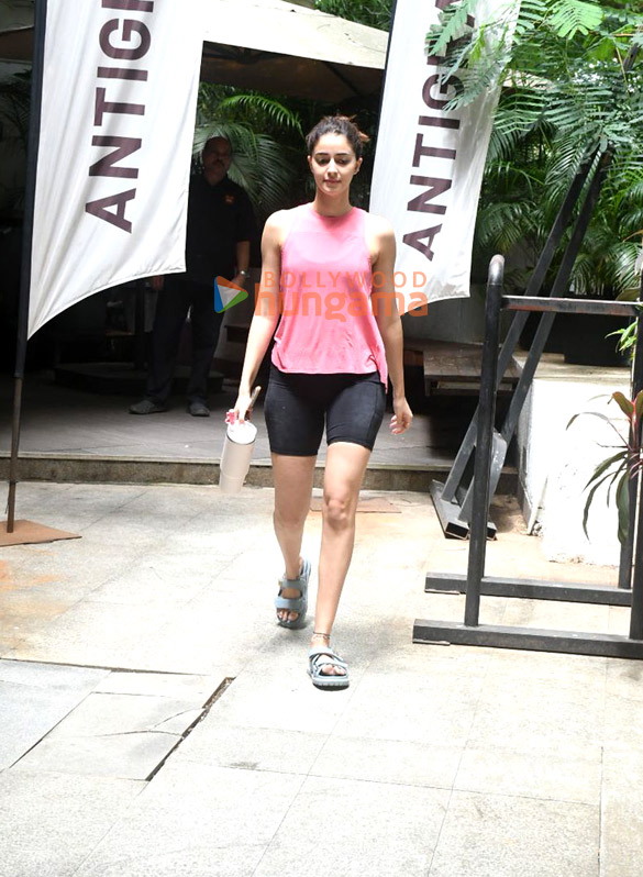 photos ananya panday snapped outside the gym in bandra 2 4