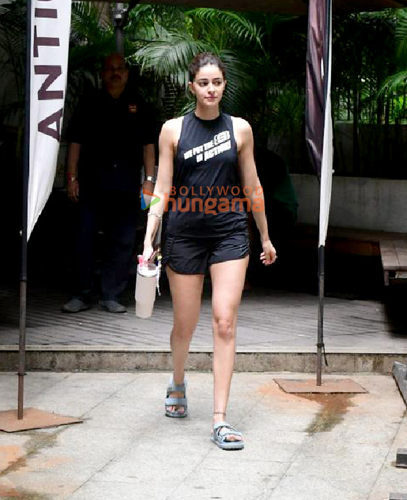 photos ananya panday snapped outside the gym in bandra 3 2