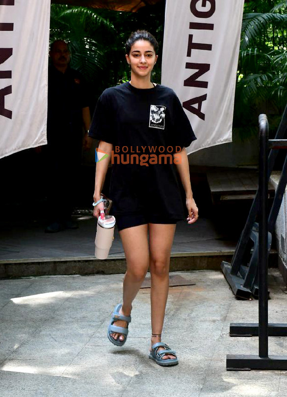 photos ananya panday snapped outside the gym in bandra 4