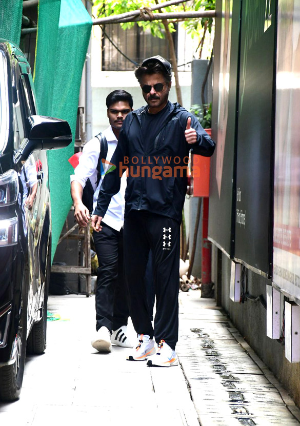photos anil kapoor snapped in bandra 6