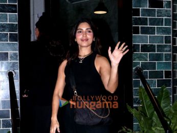 Photos: Bhumi Pednekar snapped in Bandra Photos: Bhumi Pednekar snapped in Bandra