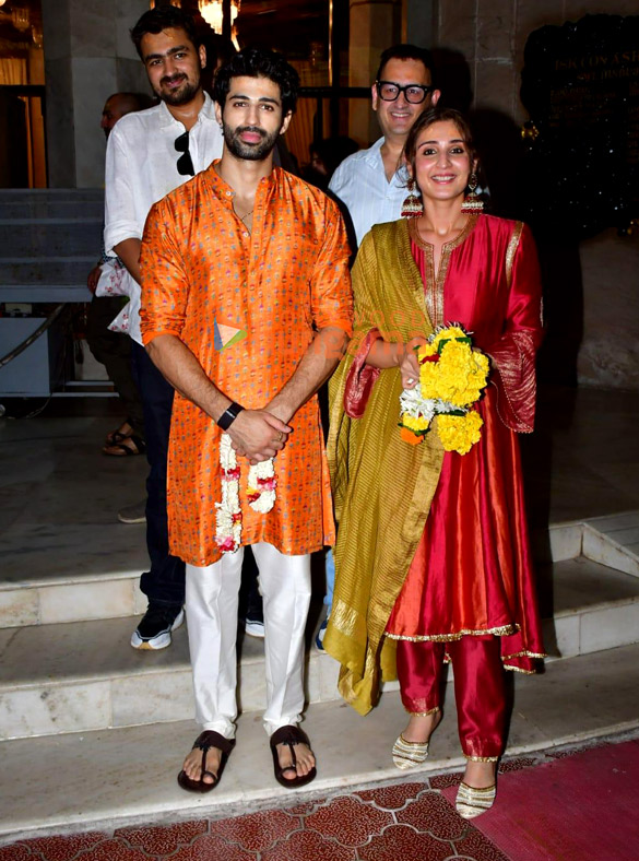 photos dhvani bhanushali aashim gulati and vinod bhanushali visit iskcon temple juhu 3