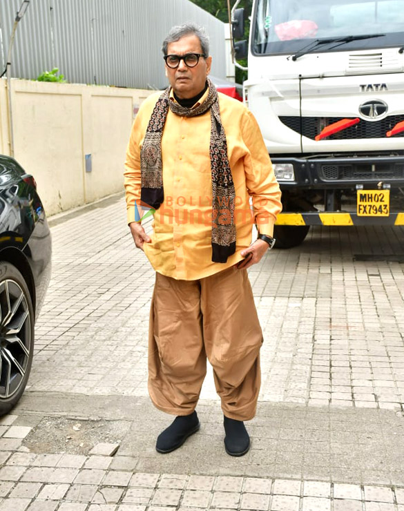 photos ektaa r kapoor varun dhawan anjini dhawan and others snapped at binny and family trailer launch 3