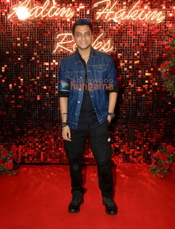 photos hrithik roshan aftab shivdasani tusshar kapoor and others were snapped at aalim hakims birthday bash 11