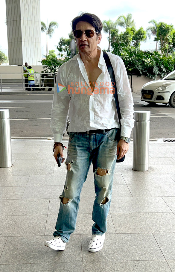 photos ishaan khatter shekhar suman and bhushan kumar snapped at the airport 2