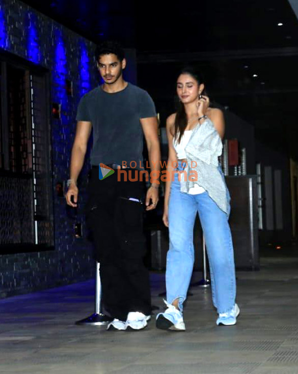 photos ishaan khatter and chandni bainz snapped in bandra 1