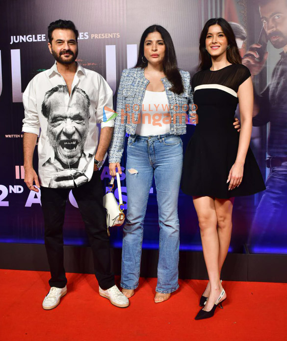 photos janhvi kapoor rekha sanya malhotra fatima sana shaikh saiyami kher and others grace the special screening of ulajh 2 3