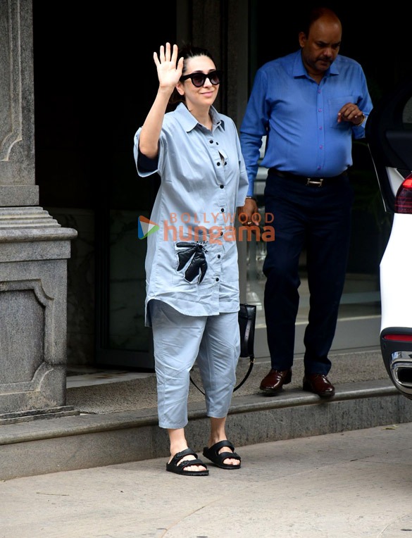 photos kareena kapoor khan and taimur ali khan snapped at randhir kapoors house in bandra 1