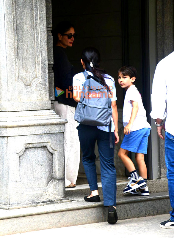 photos kareena kapoor khan snapped at randhir kapoors house in bandra 1
