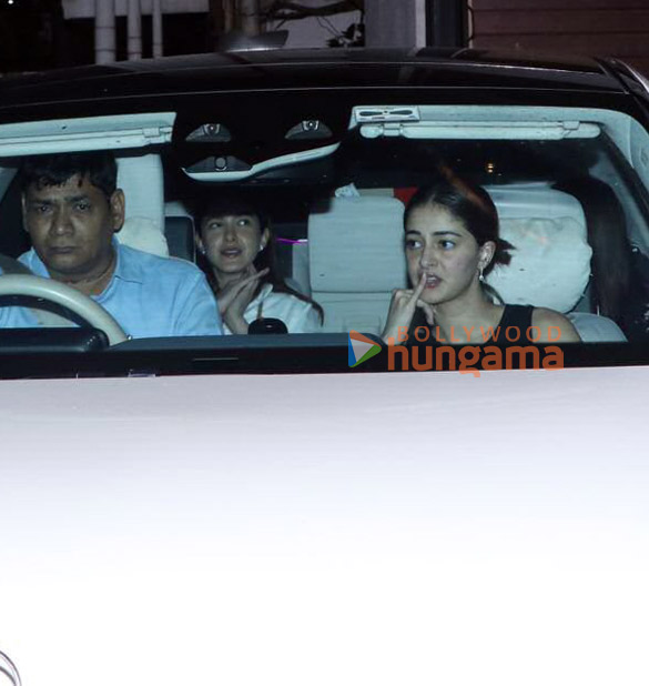 photos kartik aaryan ananya panday suhana khan and others snapped in bandra 4