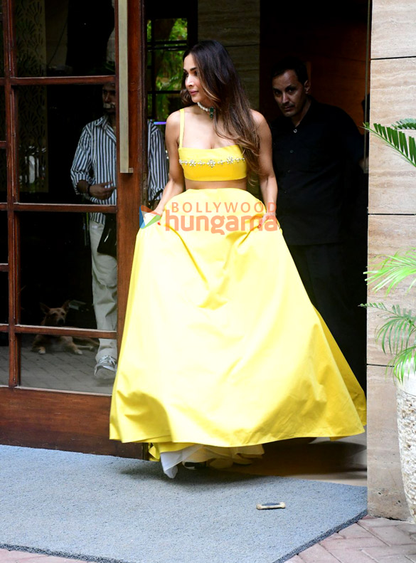 photos malaika arora snapped outside her residence in khar 3