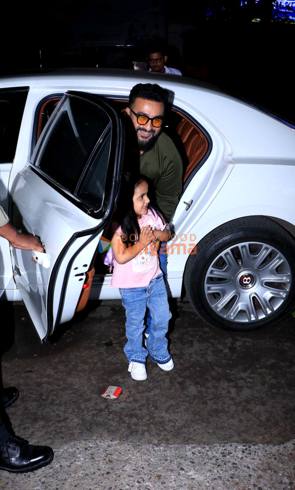 Photos: Raj Kundra snapped at Hakkasan in Bandra | Parties & Events