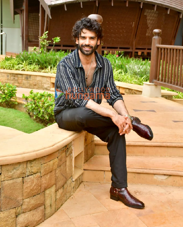 photos rajat kapoor manav vij and others snapped promoting tanaav season 2 5