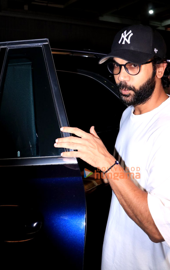 Photos: Rajkummar Rao and Patralekha snapped in Bandra Photos: Rajkummar Rao and Patralekha snapped in Bandra