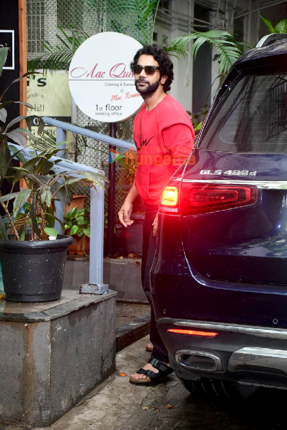 photos rajkummar rao spotted at krome studio in bandra 3