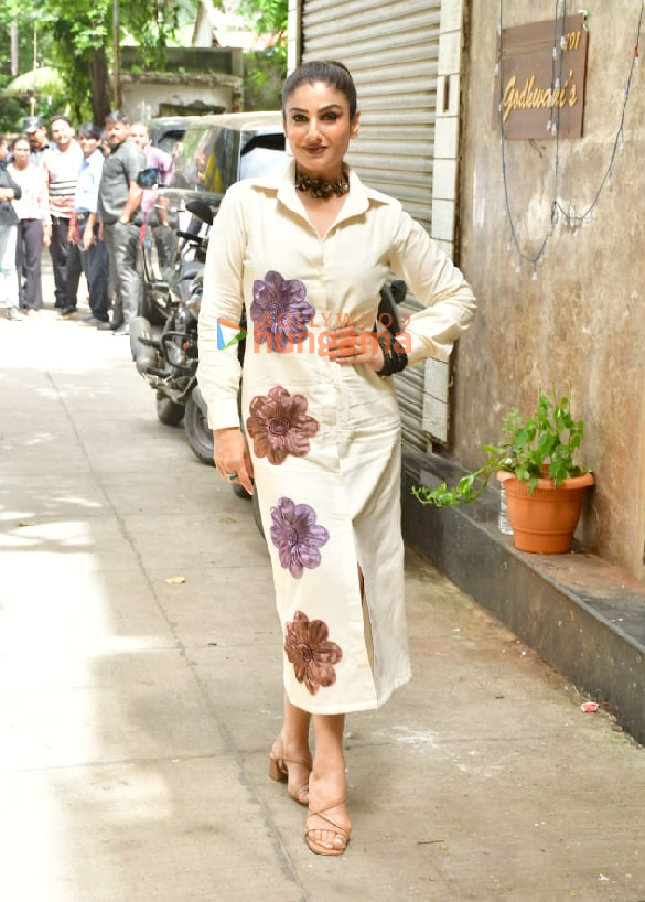 photos raveena tandon snapped attending an event in juhu 2