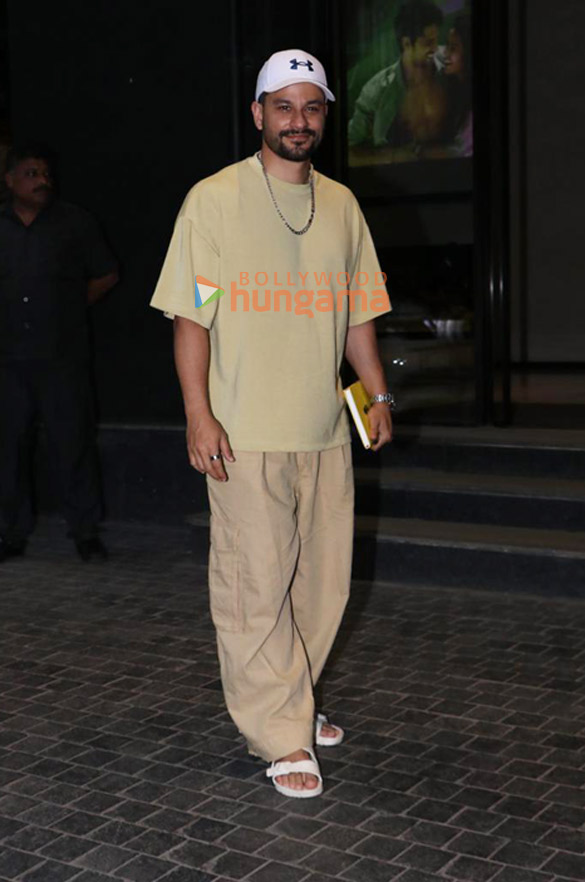 photos salim khan ritesh sidhwani and others grace the special screening of angry young men 5