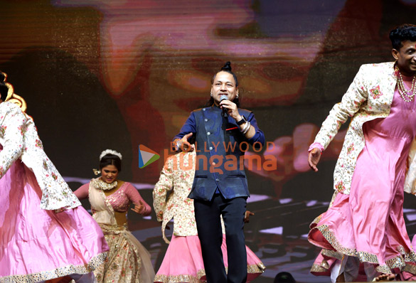 photos salman khan amruta fadnavis and others at amruta fadnaviss eco friendly lord ganesh movement bacche bole morya at dome svp stadium 13