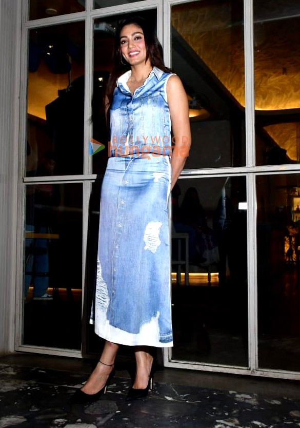 photos sana makbul snapped in andheri 1