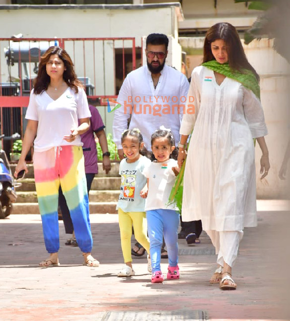 photos shilpa shetty raj kundra and shamita shetty snapped attending an independence day celebration 5
