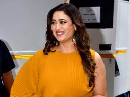 Photos: Shweta Tiwari snapped on the sets of Aapka Apna Zakir