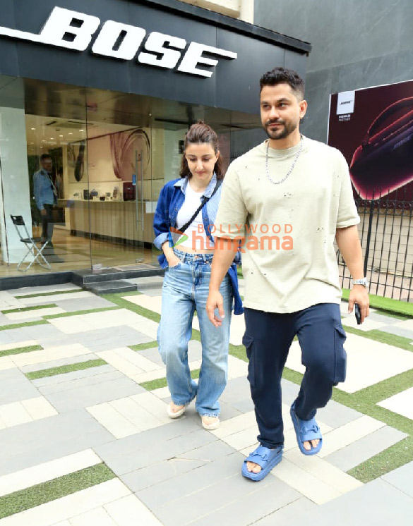 photos soha ali khan and kunal khemu snapped in bandra 4