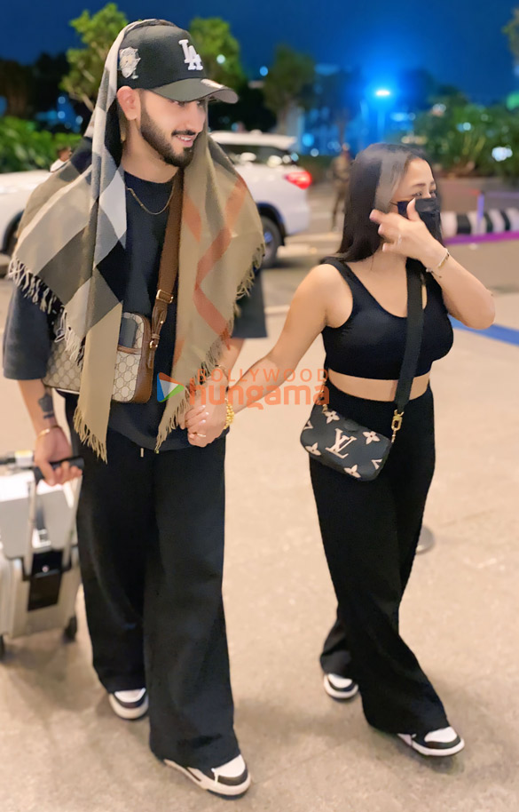 photos sonam kapoor ahuja shweta tripathi and others snapped at the airport 1029 1