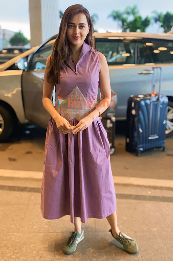 photos sonam kapoor ahuja shweta tripathi and others snapped at the airport 1029 2