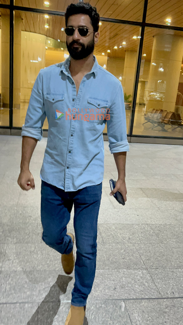 photos vicky kaushal katrina kaif shraddha kapoor and others snapped at the airport 5