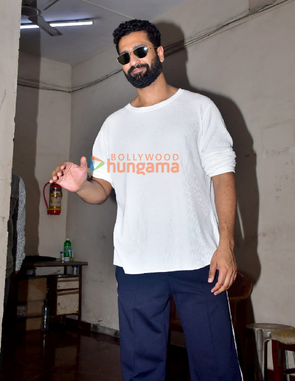 photos vicky kaushal snapped at shoojit sircars office in juhu 2