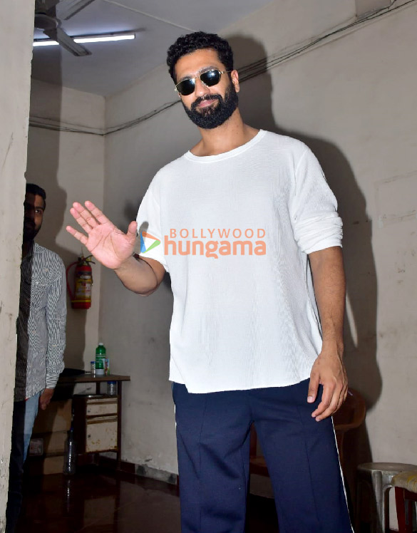 photos vicky kaushal snapped at shoojit sircars office in juhu 3