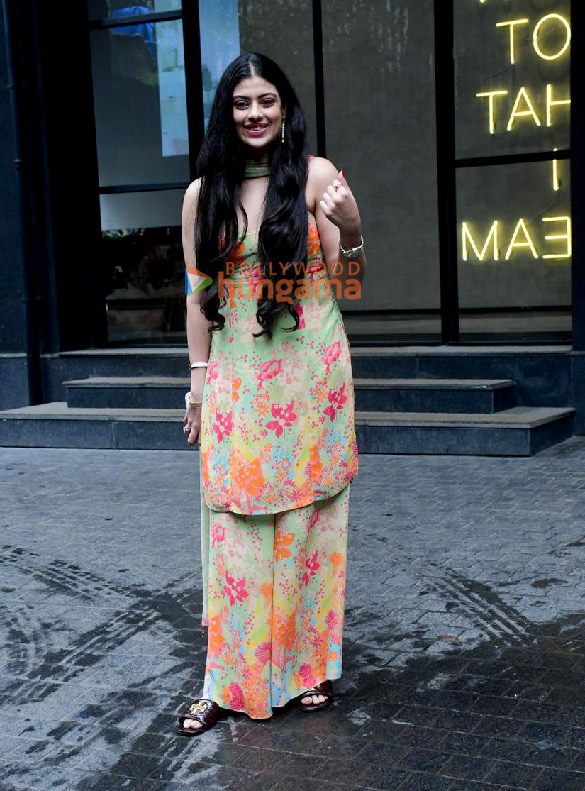 Photos: Zanai Bhosle snapped outside Excel office in Khar