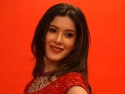 Shanaya Kapoor in red is absolutely a treat to the eyes!