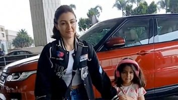 Soha Ali Khan gets clicked with daughter Inaaya at the airport