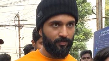 What do you think of Vijay Deverakonda’s beanie look Comment below!
