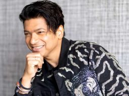 Shaan channels his inner Hrithik Roshan as he dances on ‘Main Aisa Kyun Hoon’ during his Dubai concert