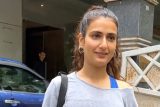 Fatima Sana Shaikh chit chats with paps as she gets clicked in the city