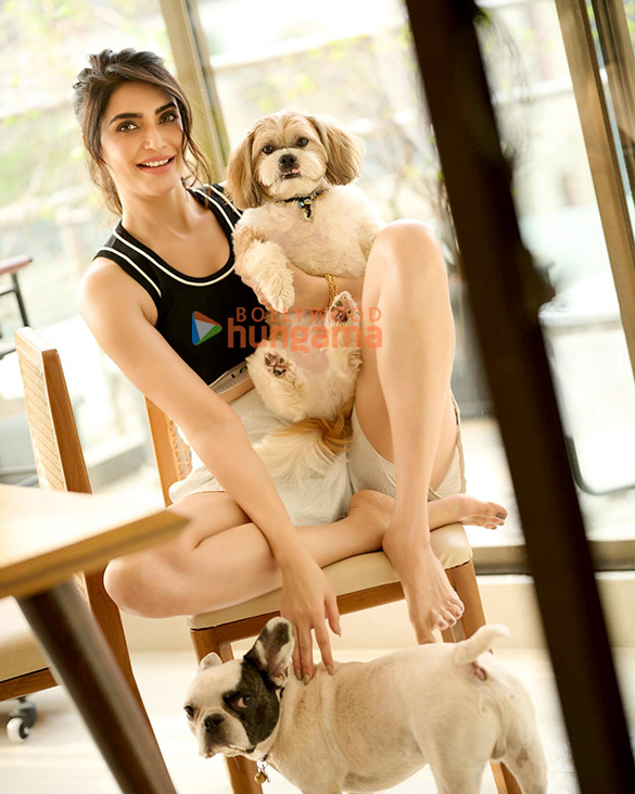 karishma tanna 9 3
