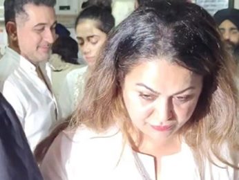 Paps capture a glimpse of Amrita Arora at father Anil Mehta’s prayer meet