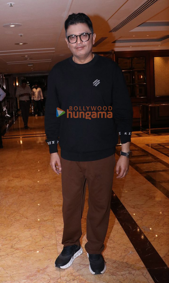 photos aamir khan sajid nadiadwala raj thackeray and others grace the trailer launch of yek number 8