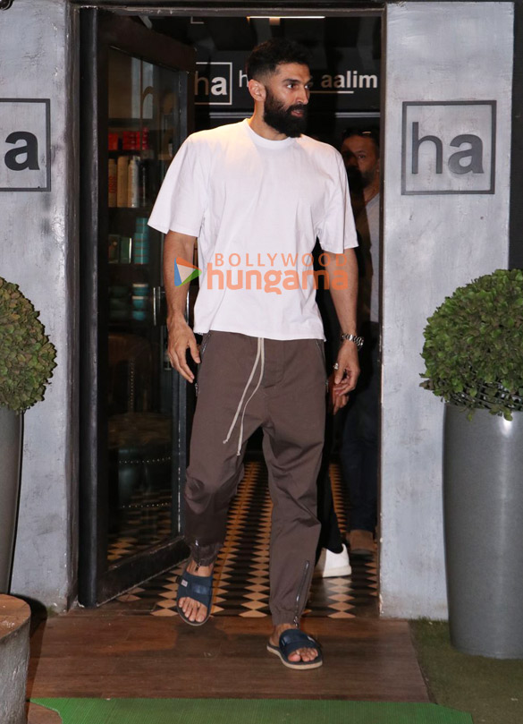 photos aditya roy kapur snapped at hakim aalims salon in bandra 1 3