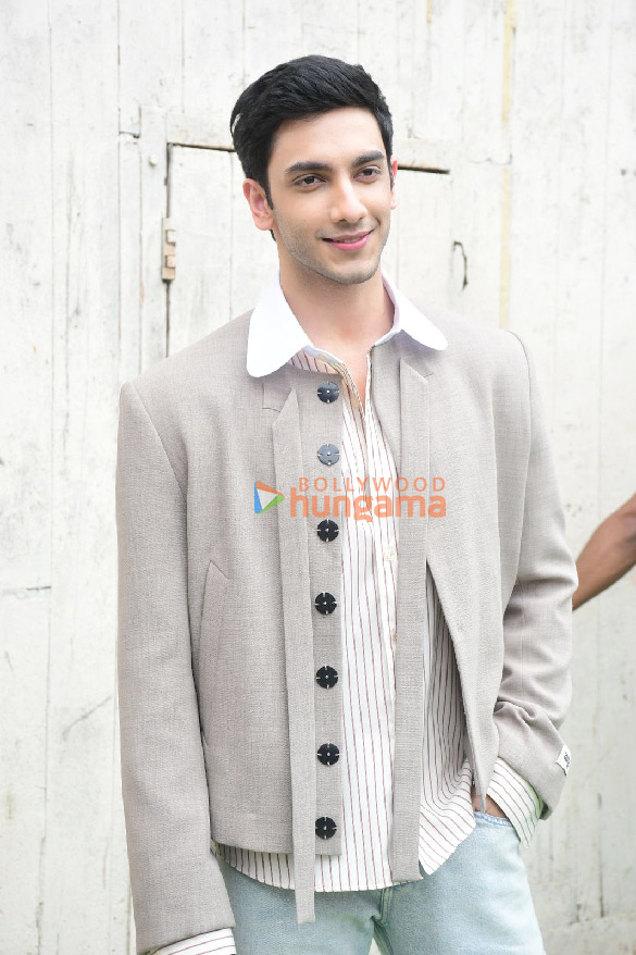 photos alia bhatt vedang raina and vasan bala snapped promoting jigra at mehboob studios 2