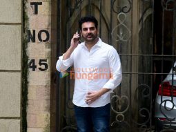 Photos: Arbaaz Khan, Salim Khan, Sohail Khan and others snapped outside Malaika Arora’s father’s house in Bandra