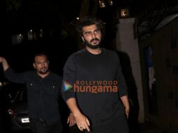 Photos: Arjun Kapoor, Gauri Khan, Karisma Kapoor and others snapped outside Malaika Arora’s father’s house in Bandra