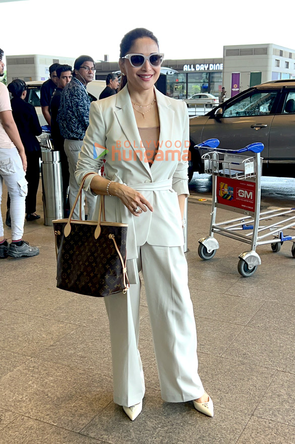 photos disha patani madhuri dixit karan johar and others snapped at the airport 7